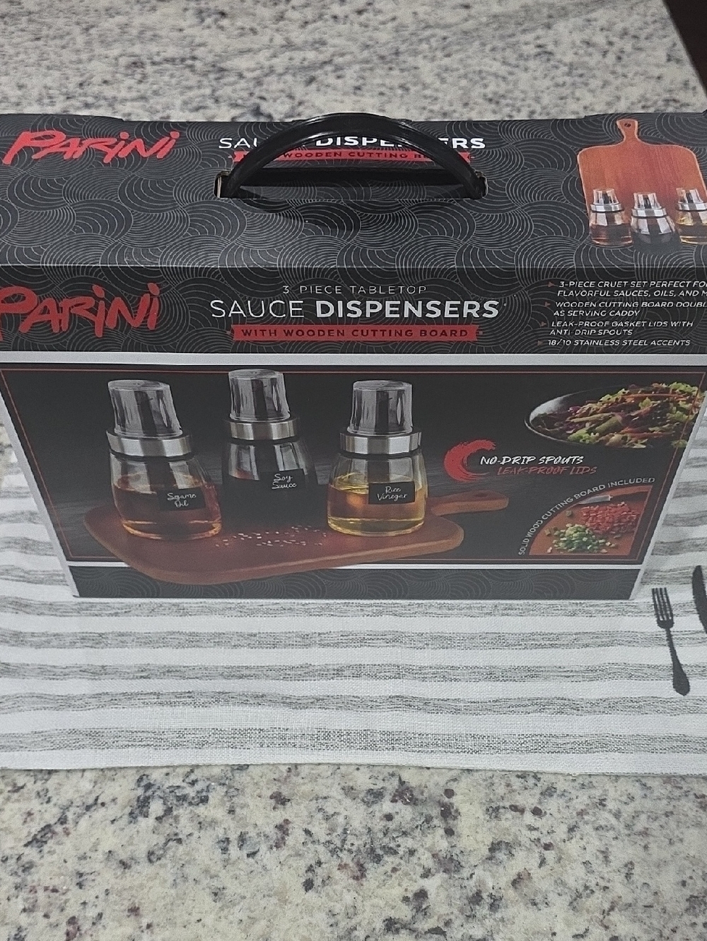 Sauce Dispensers with Wooden Cutting Board - Black and Brown